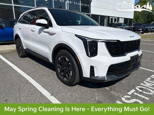 White Pearl 2024 Kia Sorento S
