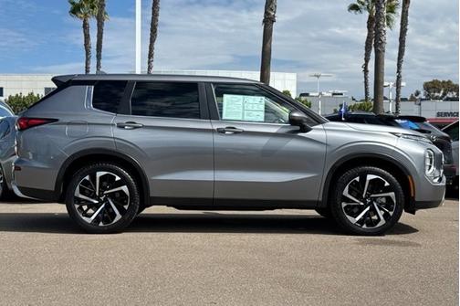 2022 Mitsubishi Outlander SE