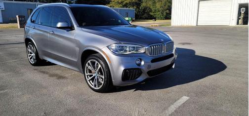 Photo 2 of 29 of 2015 BMW X5 xDrive50i