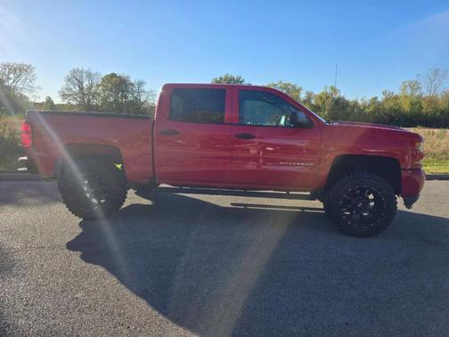 2018 Chevrolet Silverado 1500 Custom