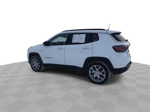 2022 Jeep Compass Latitude Lux