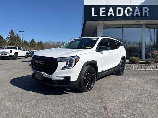 Summit White 2024 GMC Terrain SLT