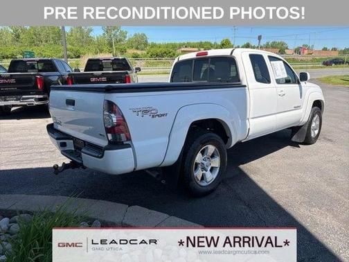 Super White 2011 Toyota Tacoma Access Cab