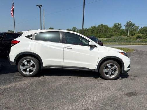 Platinum White Pearl 2021 Honda HR-V LX