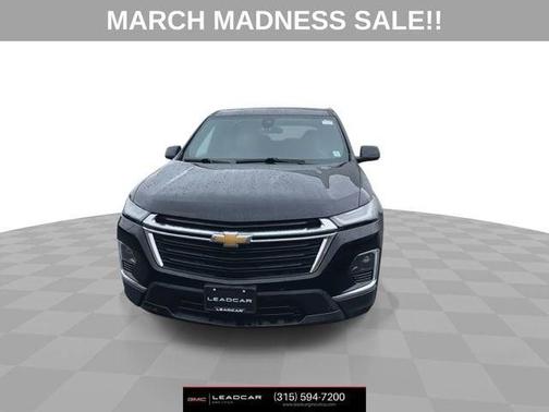 Mosaic Black Metallic 2022 Chevrolet Traverse LS
