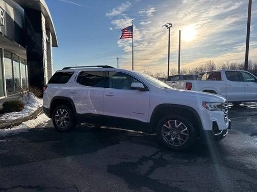 2022 GMC Acadia SLT