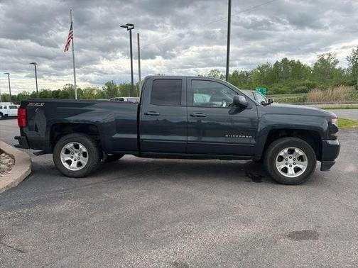 Graphite Metallic 2017 Chevrolet Silverado 1500 LT