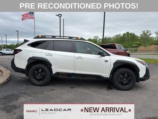 Crystal White Pearl 2023 Subaru Outback Wilderness