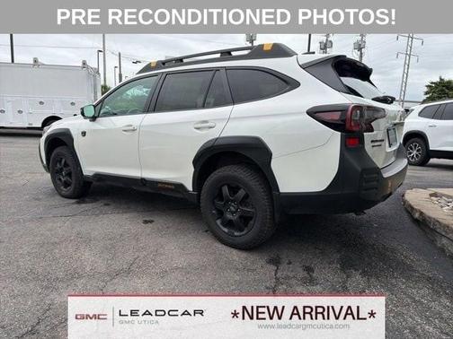Crystal White Pearl 2023 Subaru Outback Wilderness