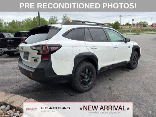 Crystal White Pearl 2023 Subaru Outback Wilderness