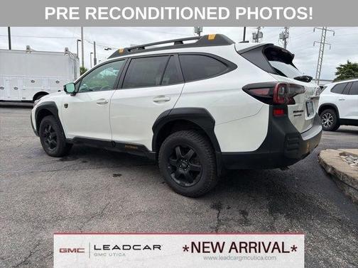 Crystal White Pearl 2023 Subaru Outback Wilderness