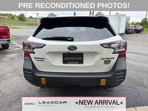 Crystal White Pearl 2023 Subaru Outback Wilderness