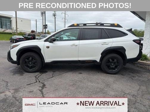 Crystal White Pearl 2023 Subaru Outback Wilderness