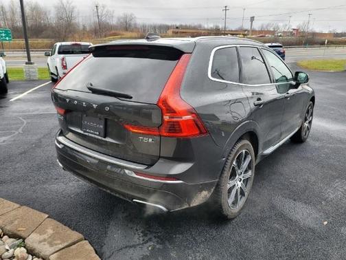 Photo 4 of 32 of 2019 Volvo XC60 T5 Inscription