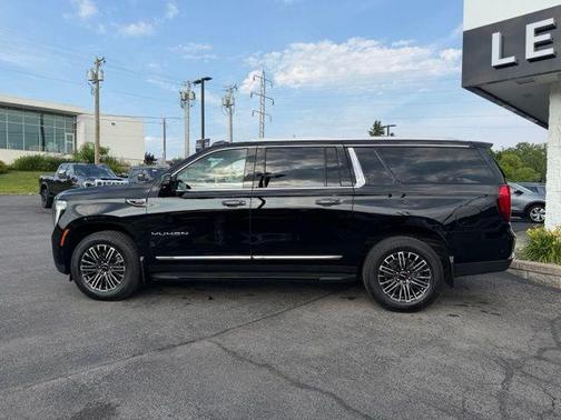 Onyx Black 2025 GMC Yukon XL Elevation