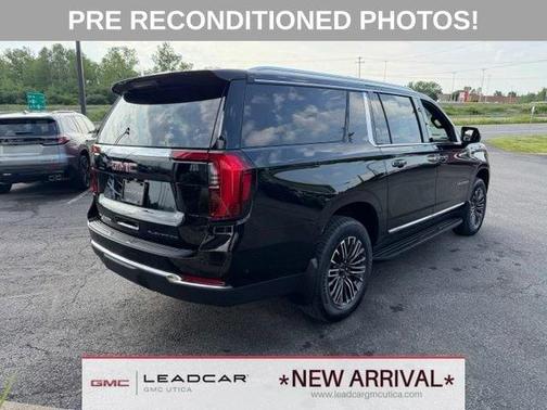 Onyx Black 2025 GMC Yukon XL Elevation