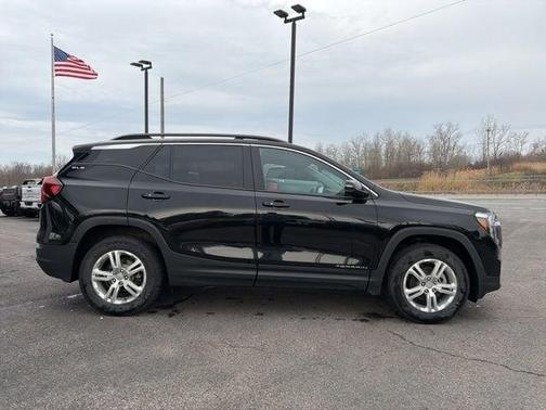 Ebony Twilight Metallic 2022 GMC Terrain SLE