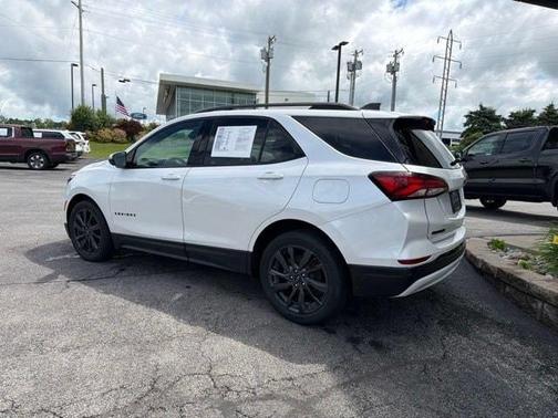 Iridescent Pearl Tricoat 2024 Chevrolet Equinox RS
