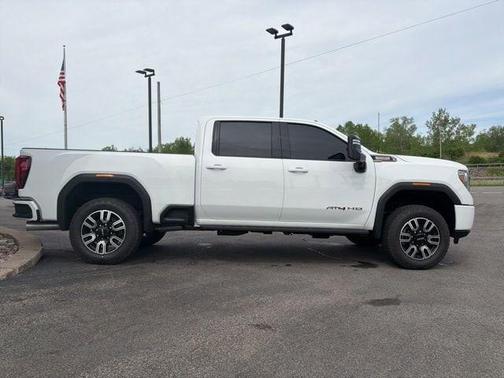 Summit White 2023 GMC Sierra 2500 AT4