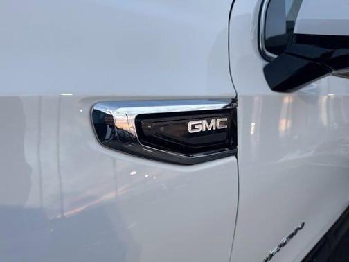 2023 GMC Yukon XL SLE