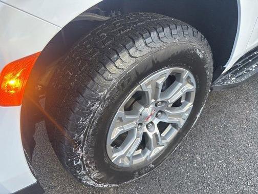 2023 GMC Yukon XL SLE