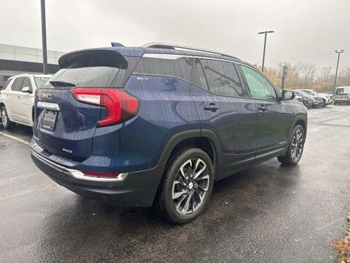 2022 GMC Terrain SLT