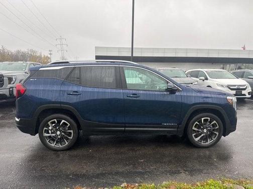 2022 GMC Terrain SLT