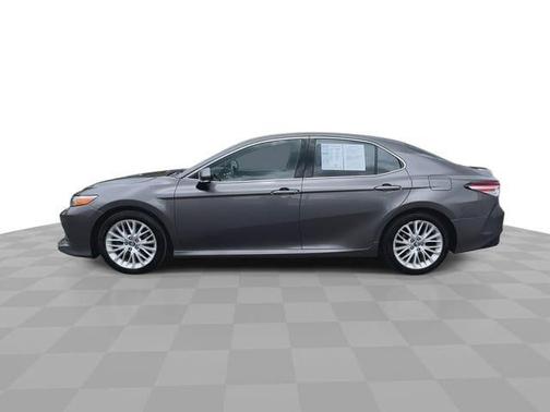 Predawn Gray Mica 2018 Toyota Camry XLE