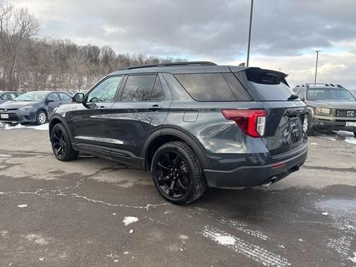 2024 Ford Explorer ST-Line