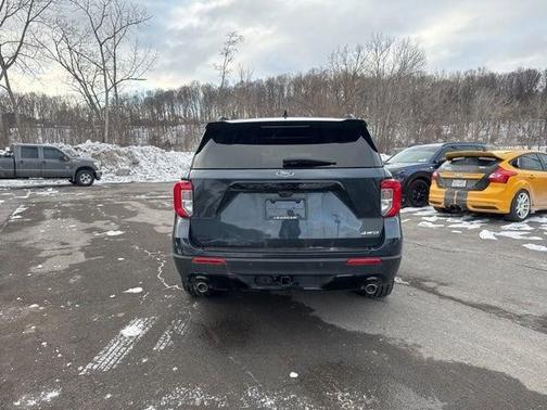 2024 Ford Explorer ST-Line