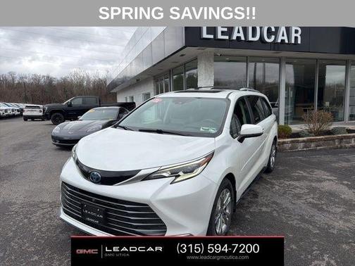 2022 Toyota Sienna Platinum 7 Passenger