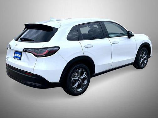 Platinum White Pearl 2027 Honda HR-V LX