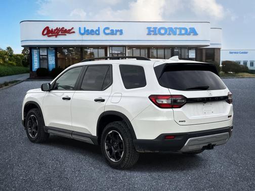 Platinum White Pearl 2025 Honda Pilot