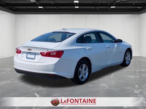 Summit White 2023 Chevrolet Malibu FWD 1LT