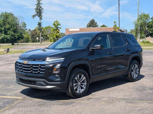 Mosaic Black Metallic 2025 Chevrolet Equinox 1LT