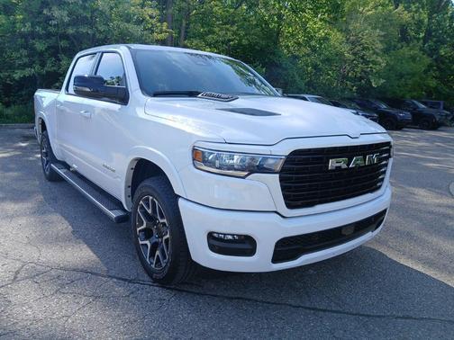 Bright White Clearcoat 2025 RAM 1500 Laramie
