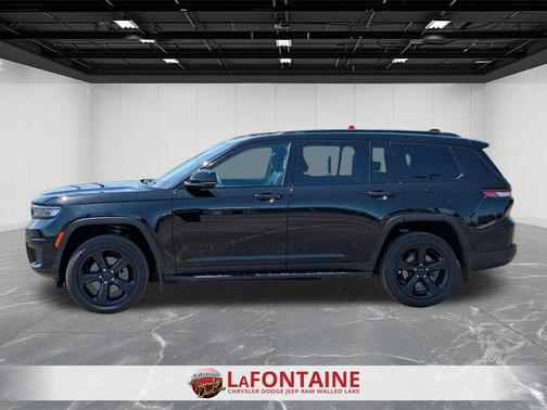 Diamond Black Crystal Pearlcoat 2025 Jeep Grand Cherokee L Altitude