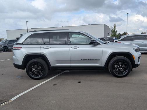 2024 Jeep Grand Cherokee Altitude