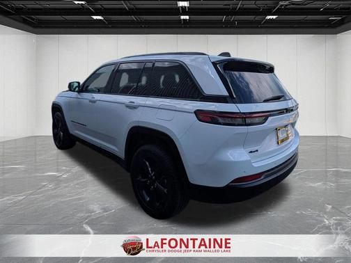 Bright White Clearcoat 2026 Jeep Grand Cherokee Limited
