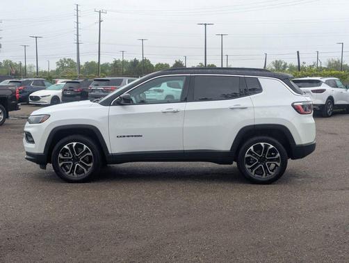 Bright White Clearcoat 2023 Jeep Compass Limited