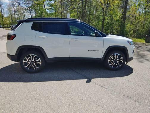 Bright White Clearcoat 2023 Jeep Compass Limited