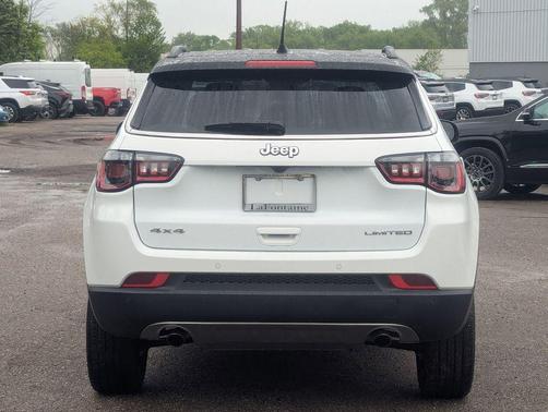 Bright White Clearcoat 2023 Jeep Compass Limited