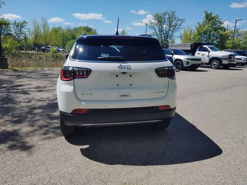 Bright White Clearcoat 2023 Jeep Compass Limited