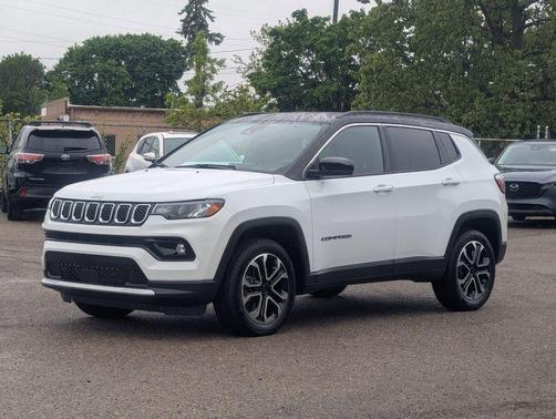 Bright White Clearcoat 2023 Jeep Compass Limited