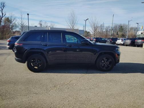 2024 Jeep Grand Cherokee Altitude