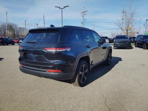 2024 Jeep Grand Cherokee Altitude