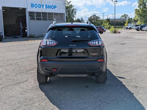 2019 Jeep Cherokee Trailhawk
