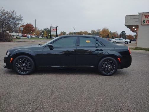 2021 Chrysler 300 Touring