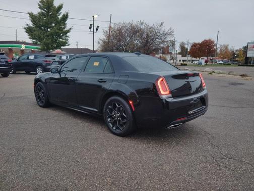 2021 Chrysler 300 Touring