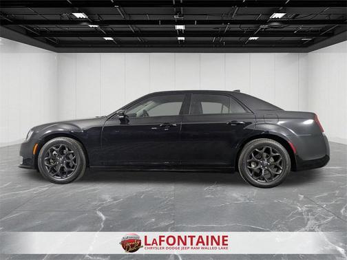 2021 Chrysler 300 Touring